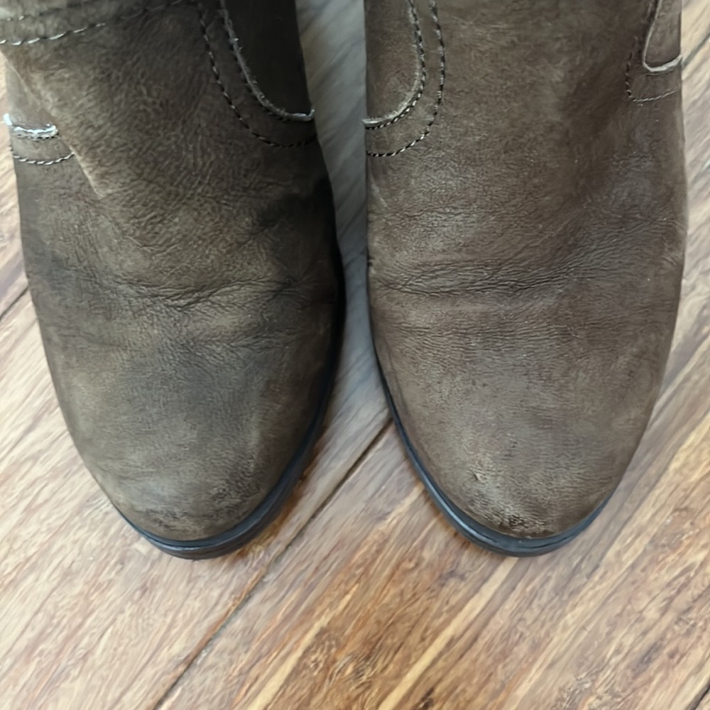 Vince Camuto ‘Hillsy’ Almond Toe Ankle Bootie - Picture 9 of 9